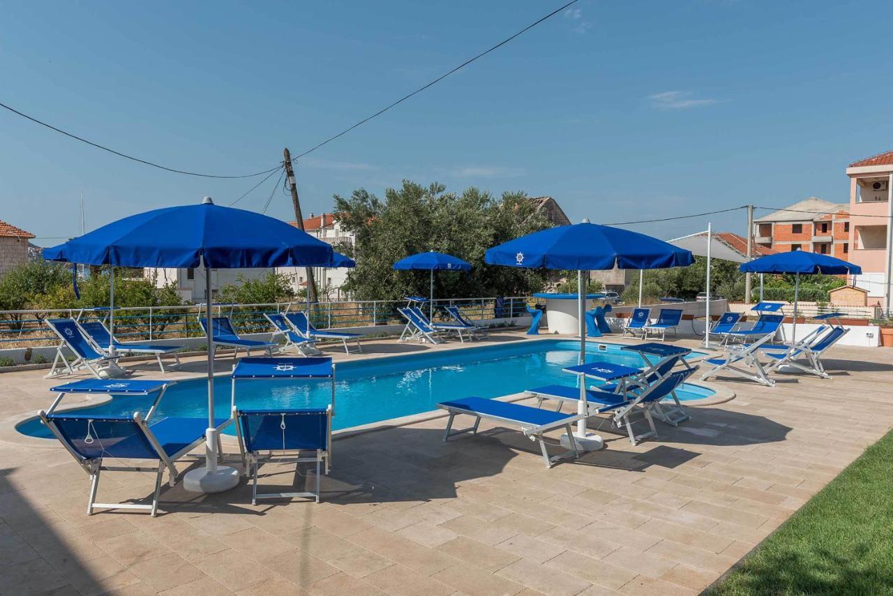 Porto Samaria Holiday Resort Trogir Exterior photo