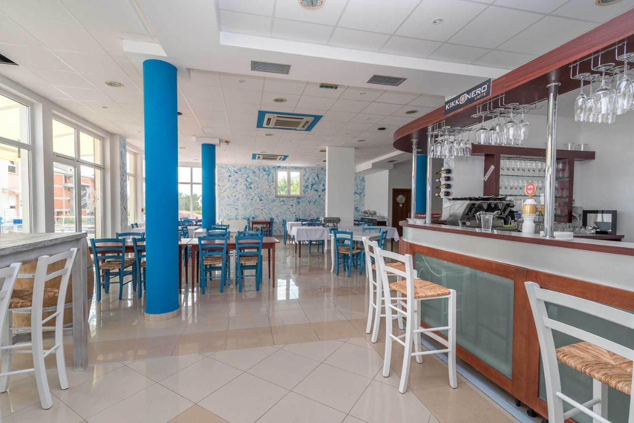Porto Samaria Holiday Resort Trogir Exterior photo