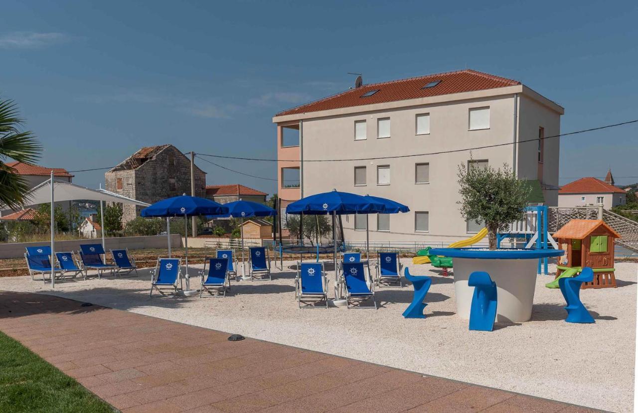 Porto Samaria Holiday Resort Trogir Exterior photo