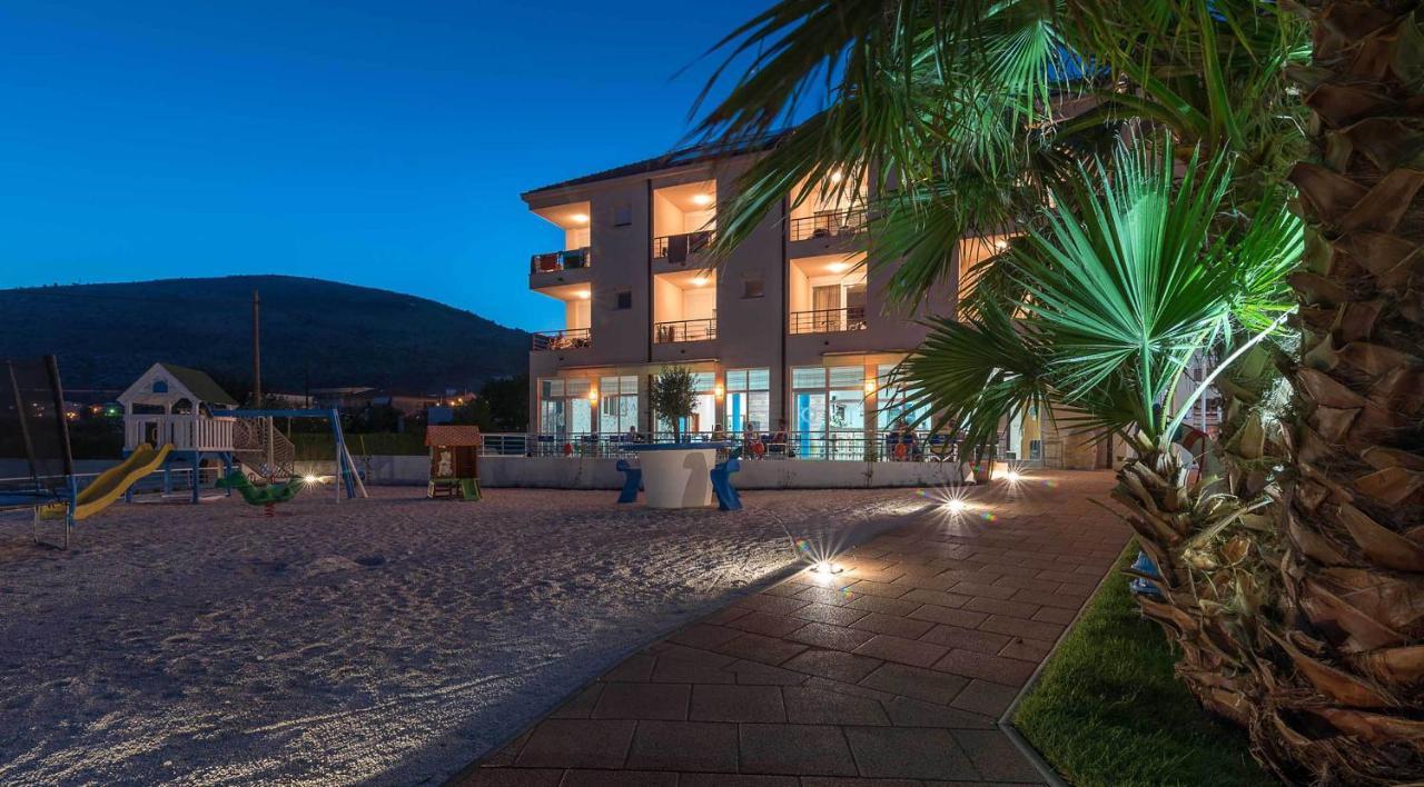 Porto Samaria Holiday Resort Trogir Exterior photo