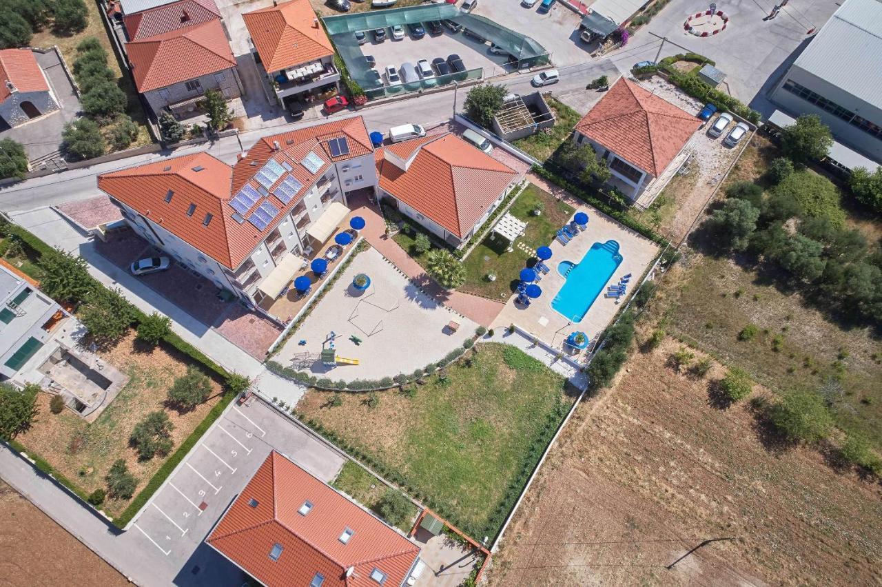 Porto Samaria Holiday Resort Trogir Exterior photo