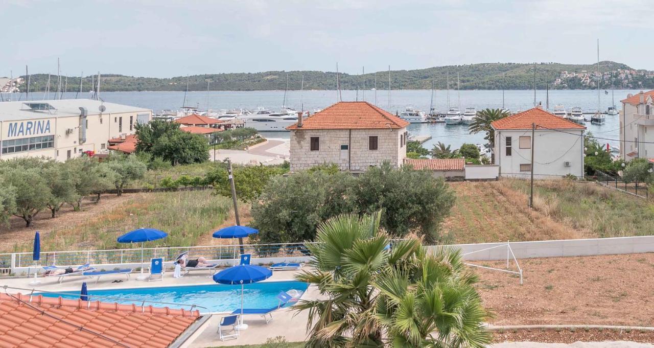Porto Samaria Holiday Resort Trogir Exterior photo