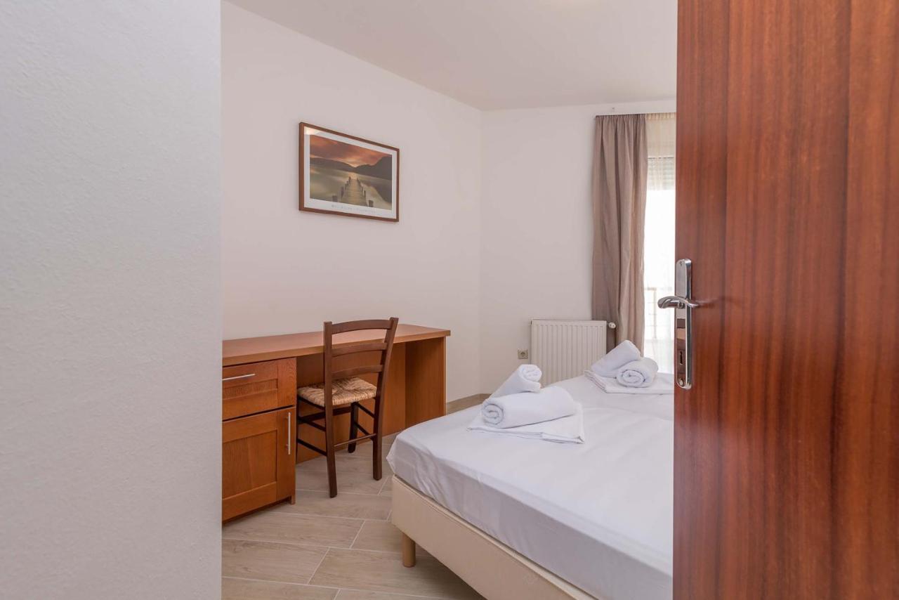 Porto Samaria Holiday Resort Trogir Room photo