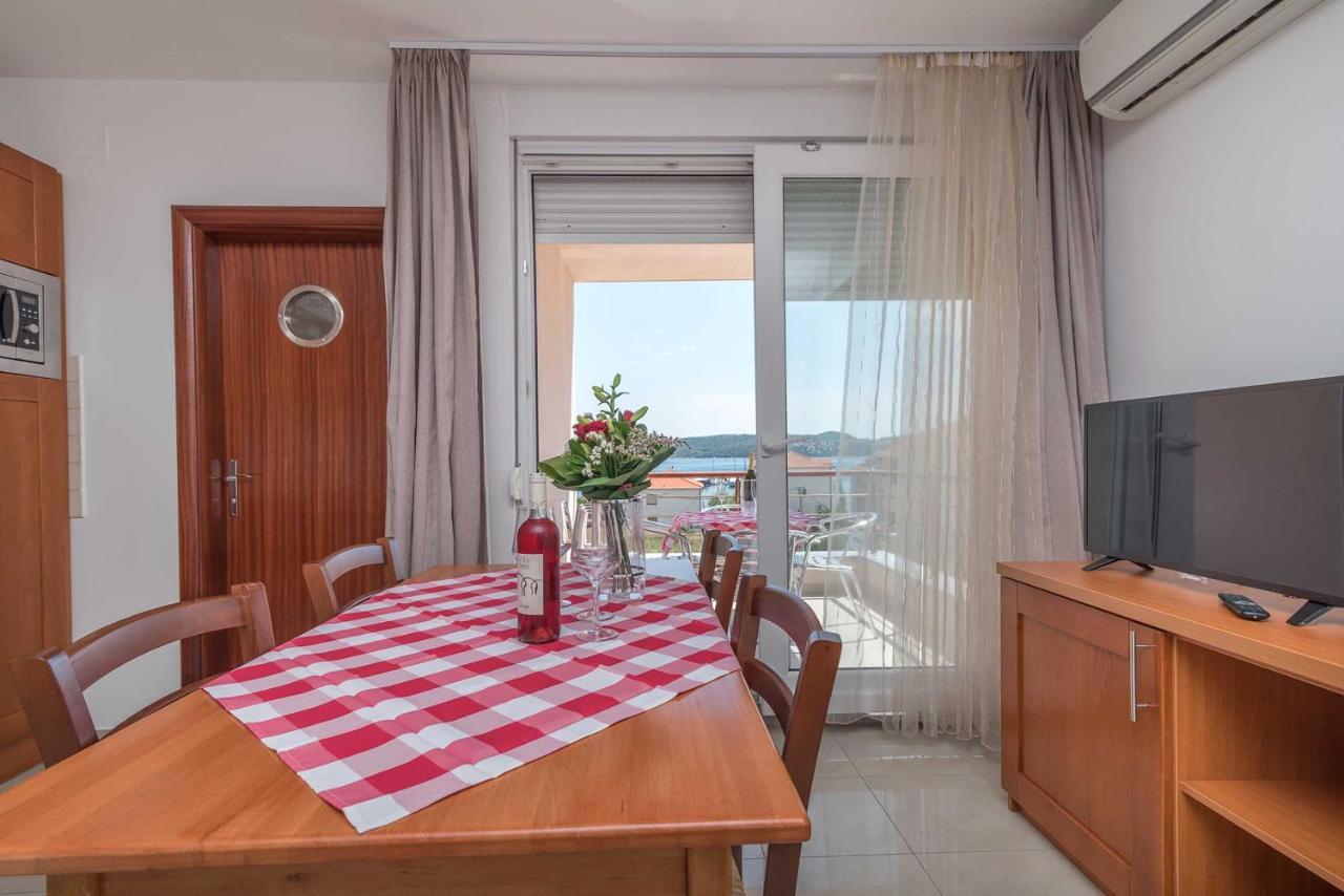 Porto Samaria Holiday Resort Trogir Exterior photo