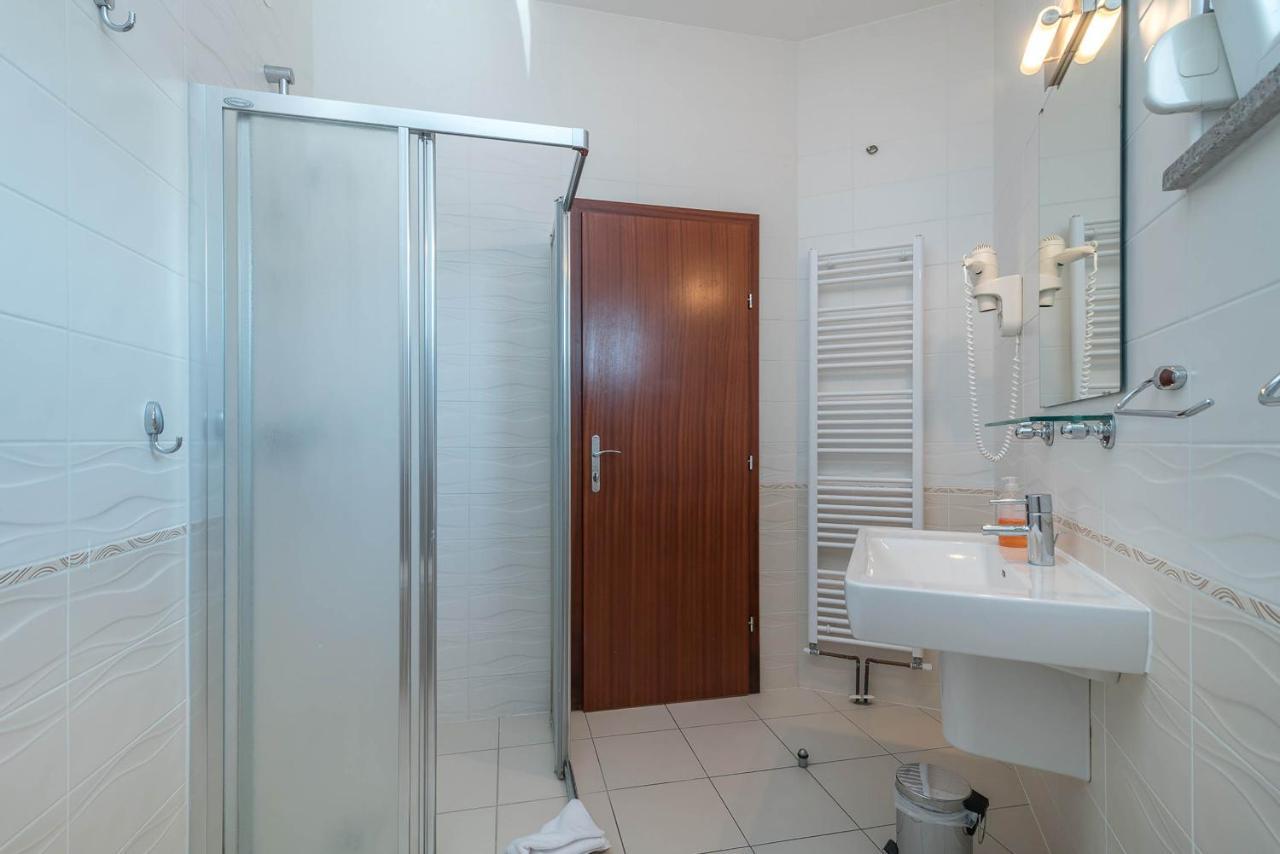 Porto Samaria Holiday Resort Trogir Exterior photo