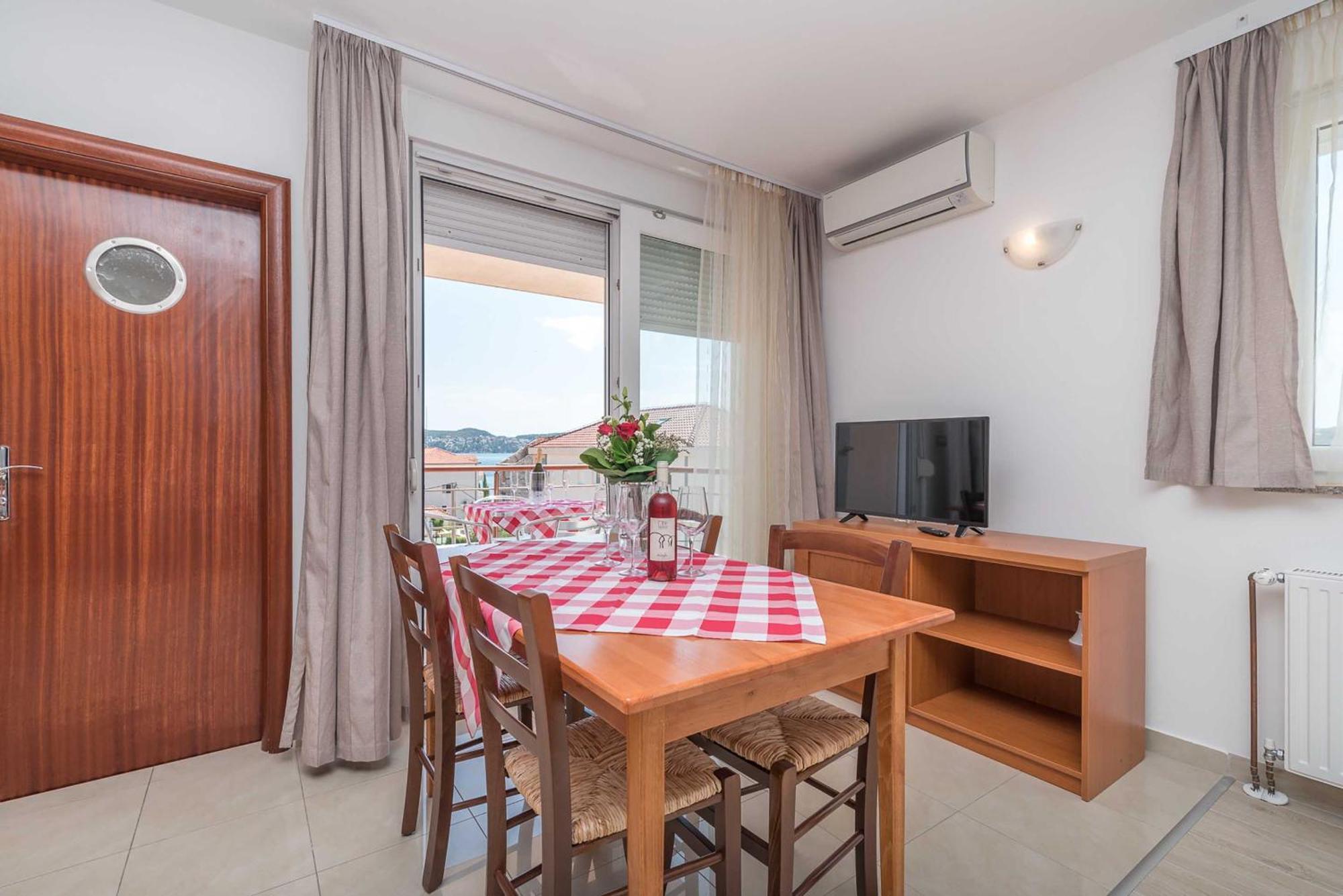 Porto Samaria Holiday Resort Trogir Exterior photo