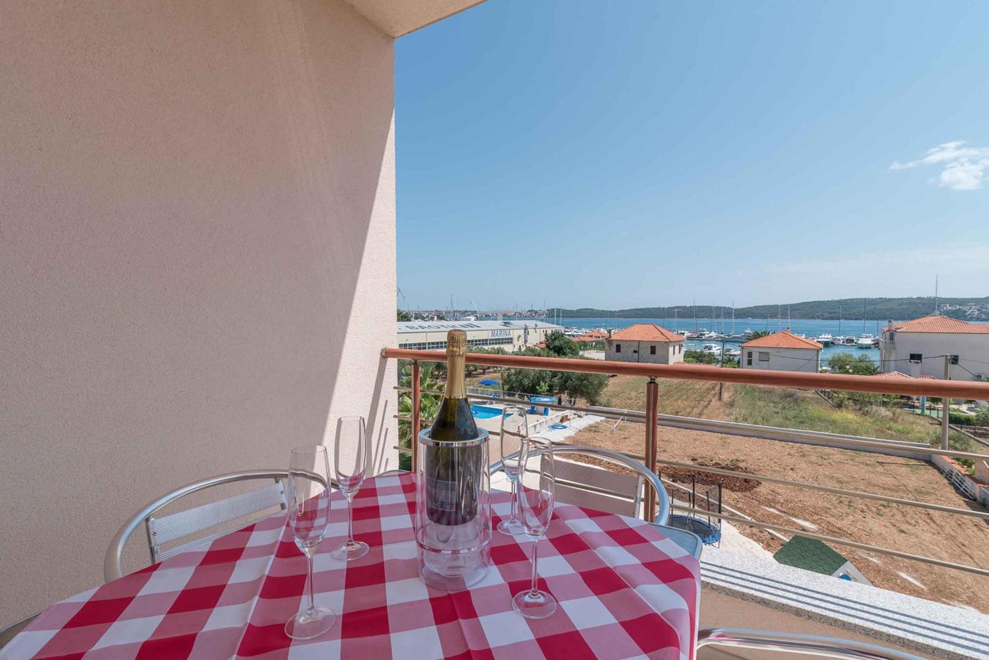 Porto Samaria Holiday Resort Trogir Exterior photo
