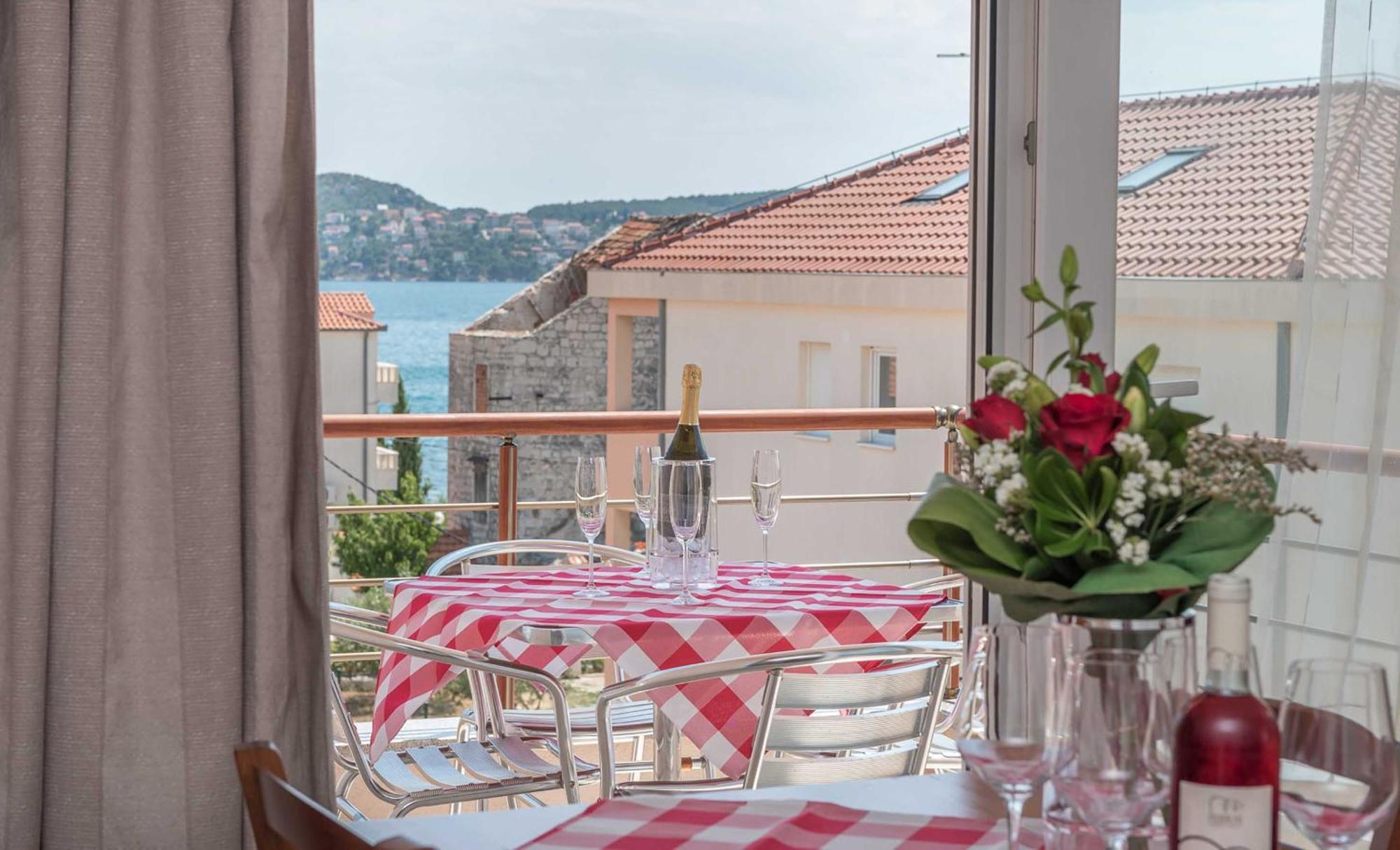 Porto Samaria Holiday Resort Trogir Exterior photo