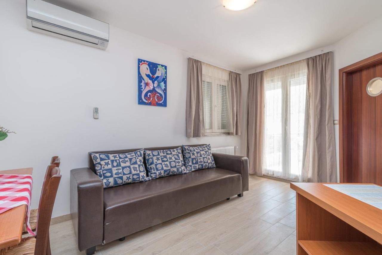 Porto Samaria Holiday Resort Trogir Exterior photo